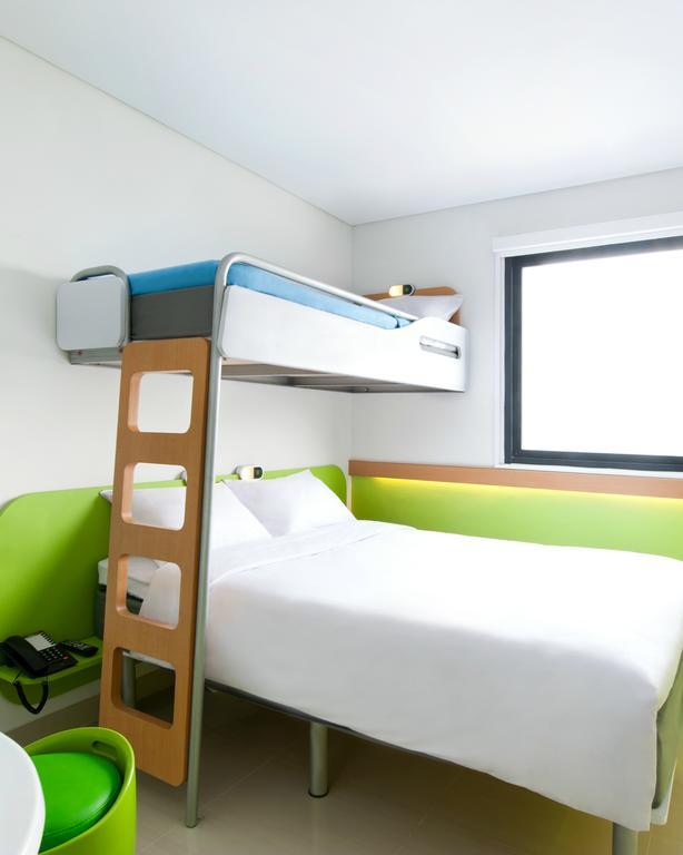 Ibis Budget Jakarta Daan Mogot Eksteriør bilde