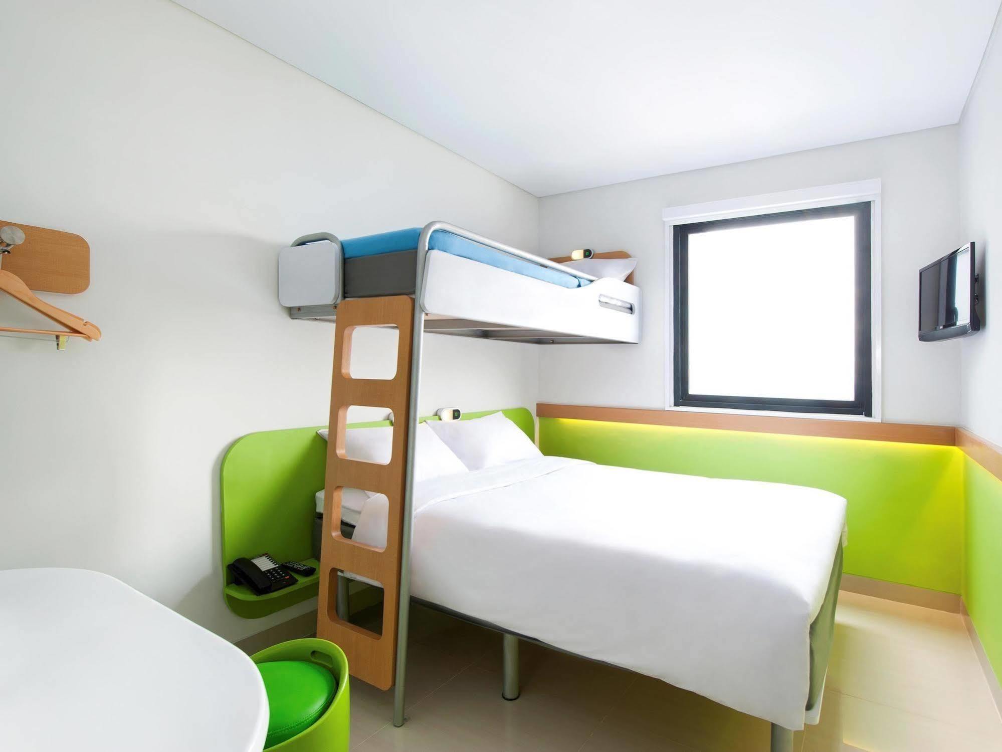 Ibis Budget Jakarta Daan Mogot Eksteriør bilde